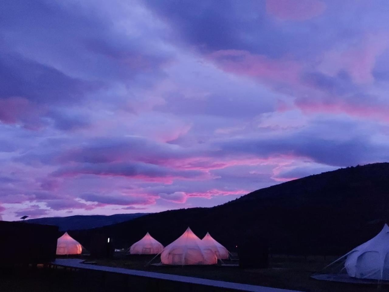 Chilenativo Riverside Camp Torres del Paine National Park Extérieur photo